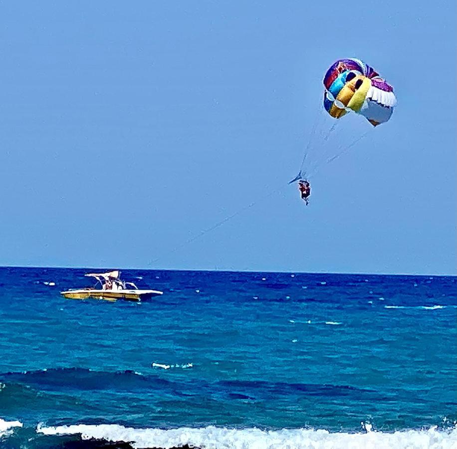 Mikes On The Beach Hersonissos  Zewnętrze zdjęcie
